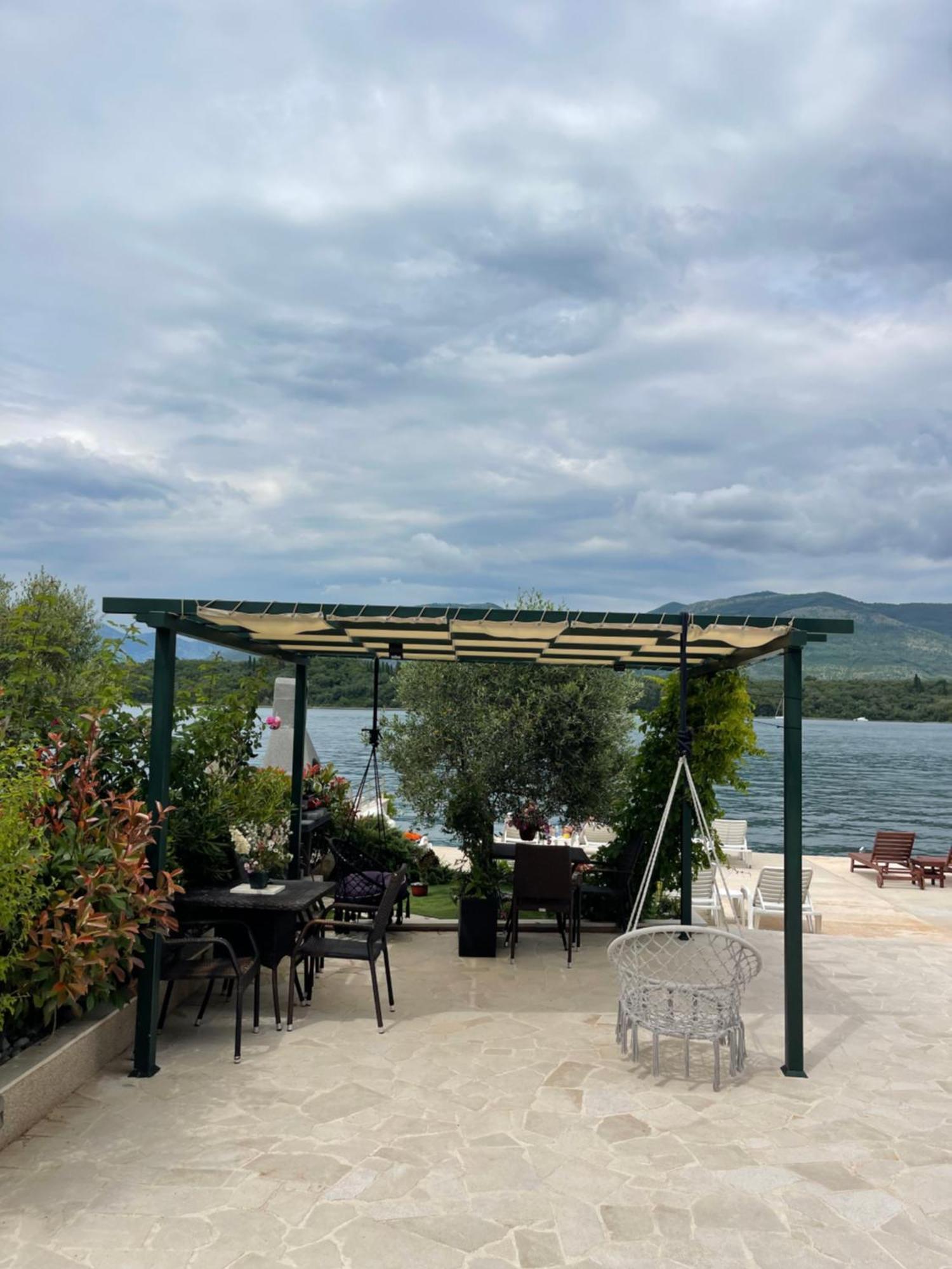 Apartmani Mia Tivat Exterior foto