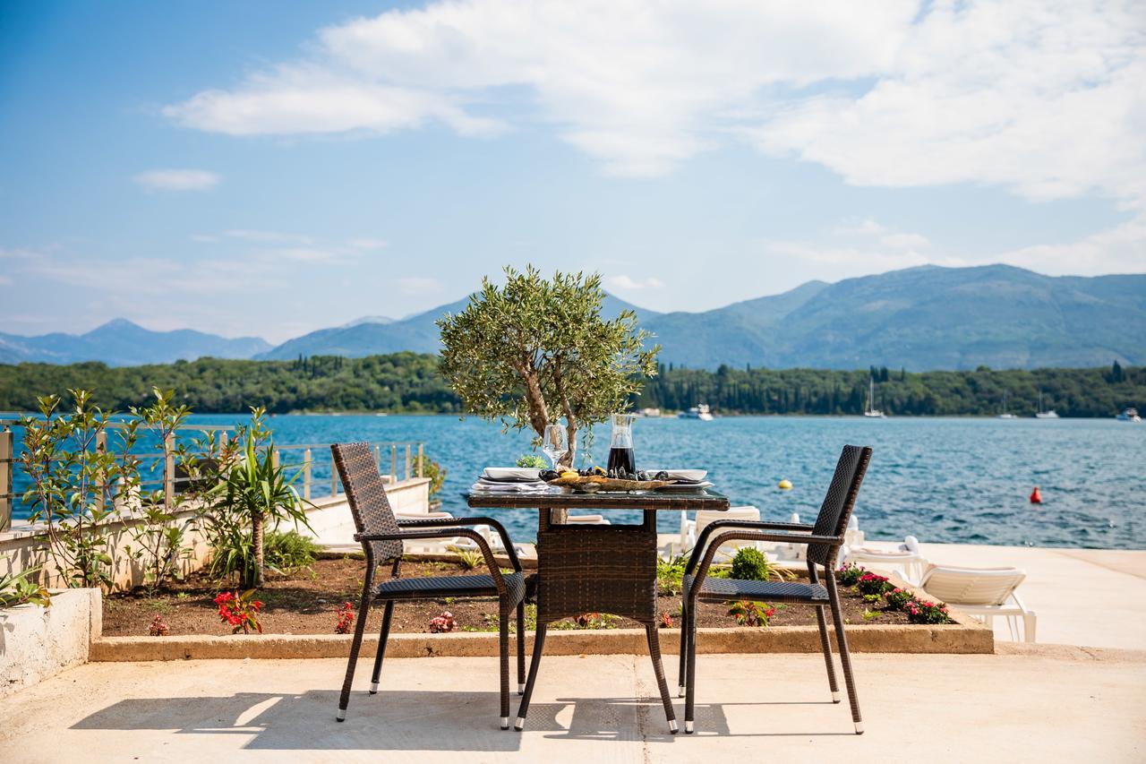 Apartmani Mia Tivat Exterior foto