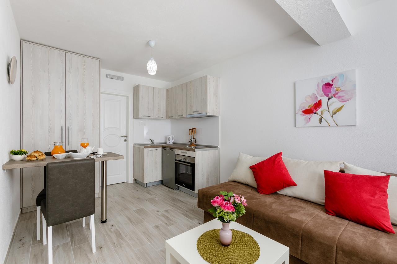 Apartmani Mia Tivat Exterior foto