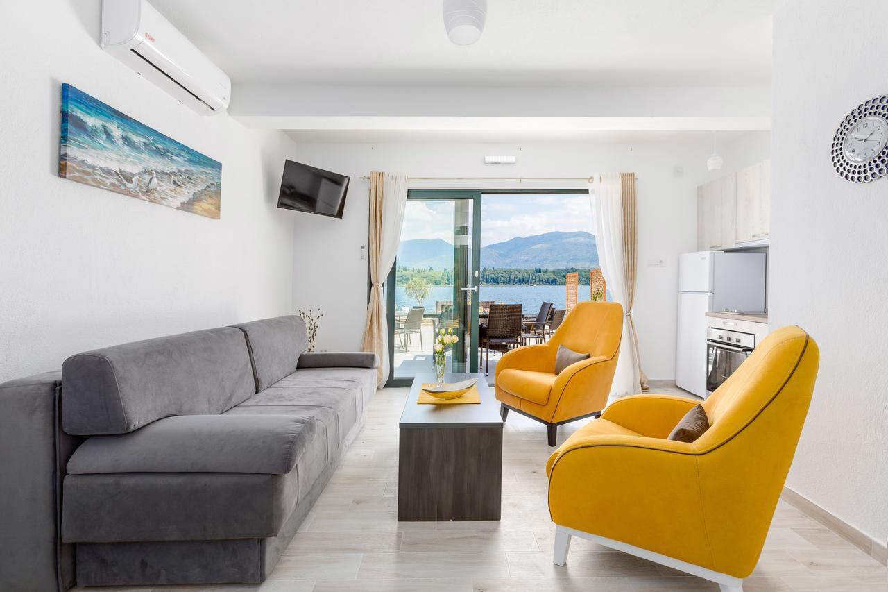 Apartmani Mia Tivat Exterior foto